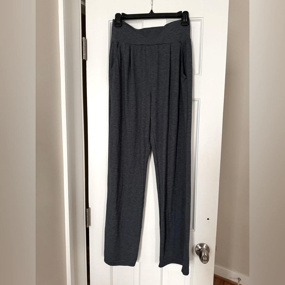 Vuori Lux at Ease Straight